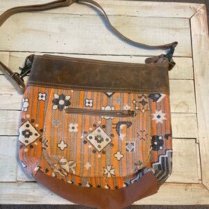 Myra Shoulder Bag